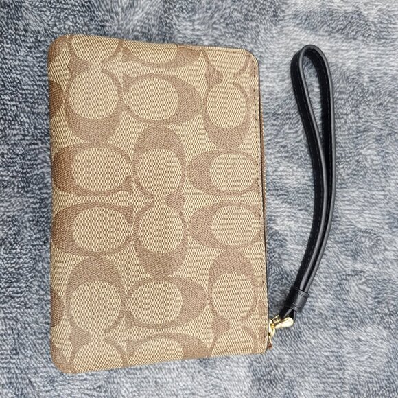 Coach Corner Zip Wristlet SIG PVC leather  F58035 Strap Khaki Black new open box - Picture 9 of 16
